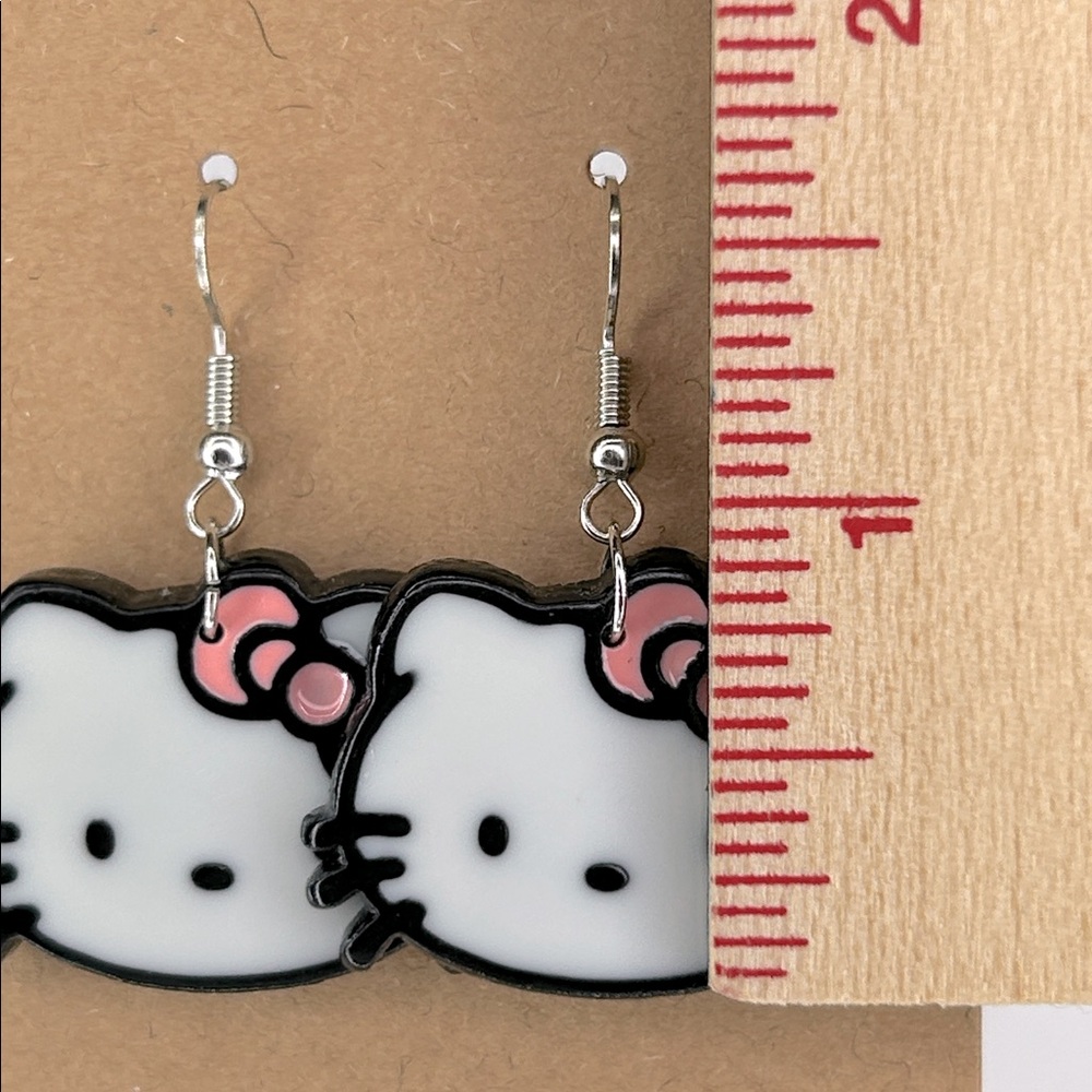 *LAST SET* Hello Kitty Acrylic Dangle Earrings Fashion Jewelry - Picture 2 of 5